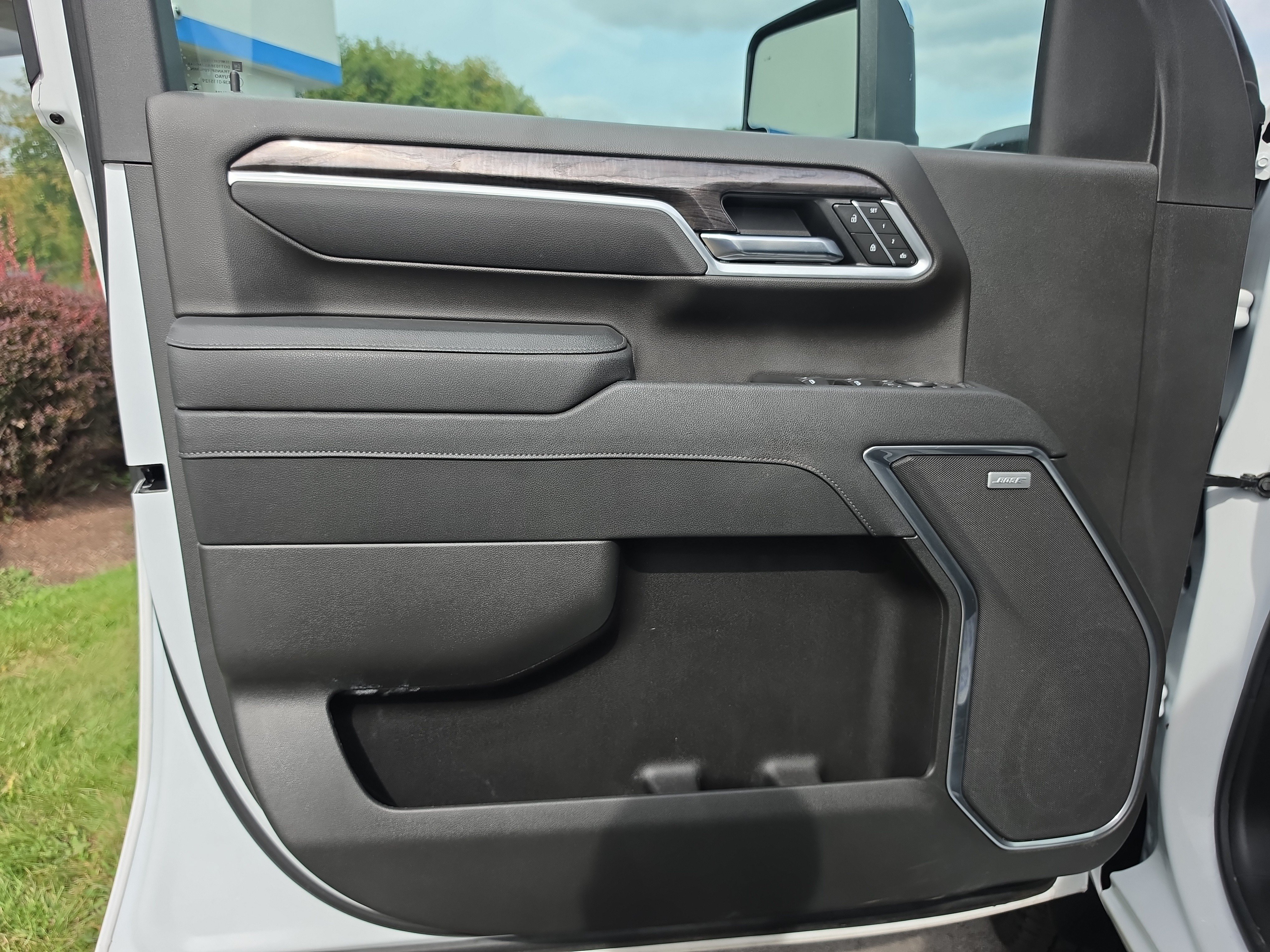 Used 2026 Chevrolet Silverado 3500 LTZ w/ LTZ Convenience Package AWD/4WD image 18