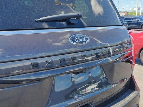 Used 2023 Ford Expedition Limited AWD/4WD image 29