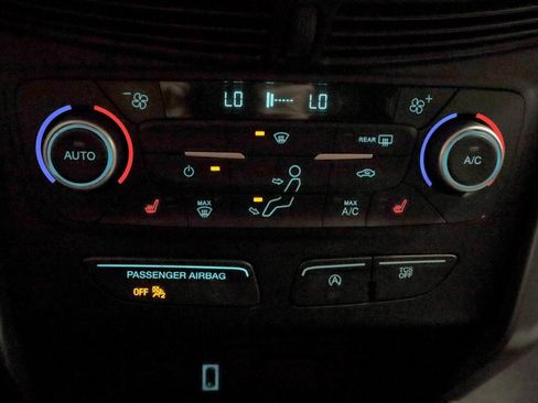 Certified 2018 Ford Escape SE image 29