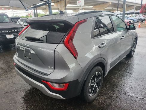 Used 2025 Kia Niro LX FWD image 8