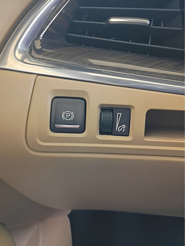 Used 2019 Cadillac XT5 FWD image 34