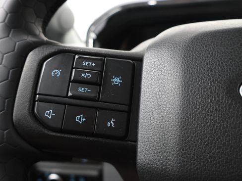 Used 2023 Ford F250 XLT w/ Black Appearance Package AWD/4WD image 15
