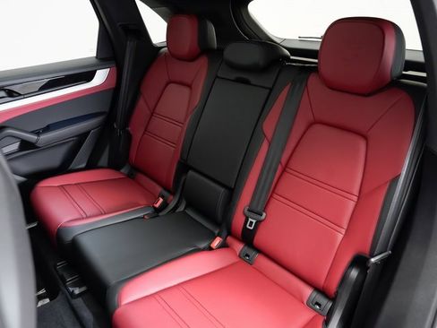 New 2025 Porsche Cayenne S image 28