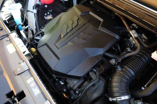 Used 2025 Kia Carnival EX FWD image 30