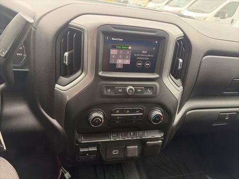 Used 2020 Chevrolet Silverado 2500 Custom w/ Custom Value Package image 15