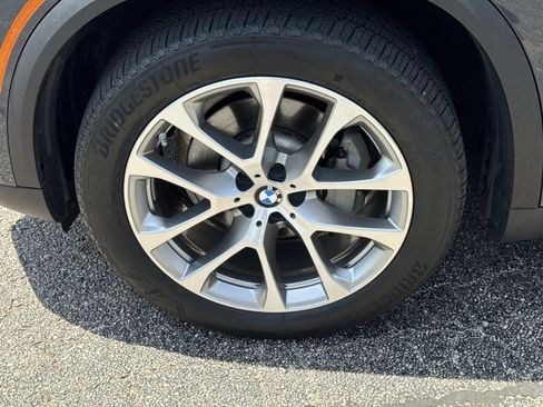 Used 2022 BMW X5 xDrive40i w/ Premium Package AWD/4WD image 9