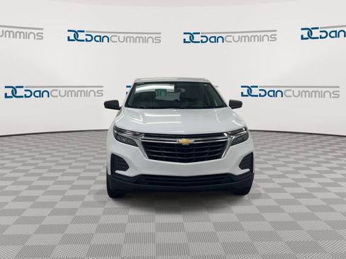 Used 2022 Chevrolet Equinox LS w/ LS Convenience Package FWD image 3