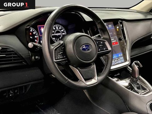 Used 2025 Subaru Outback Premium AWD/4WD image 17