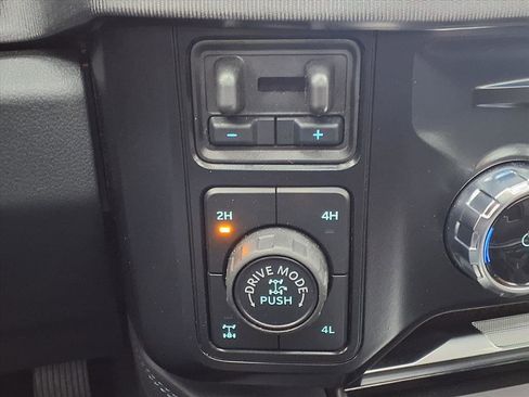 Used 2025 Ford F250 Platinum w/ Tremor Off-Road Package image 11