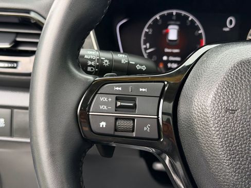 Used 2023 Honda Pilot Touring image 19