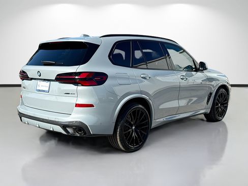 New 2026 BMW X5 xDrive40i w/ M Sport Package AWD/4WD image 3