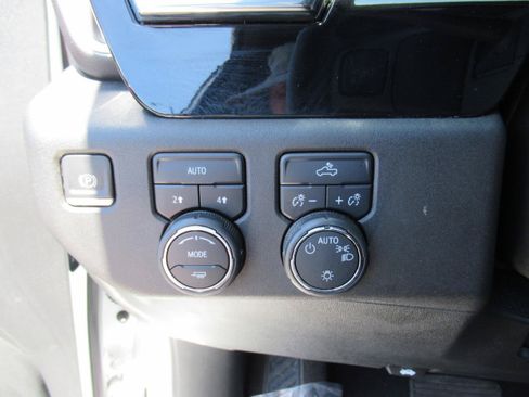 Certified 2024 Chevrolet Silverado 1500 LT AWD/4WD image 17