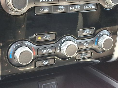 Used 2020 Nissan Pathfinder S AWD/4WD image 16