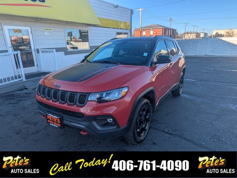 Used 2023 Jeep Compass Trailhawk image 8