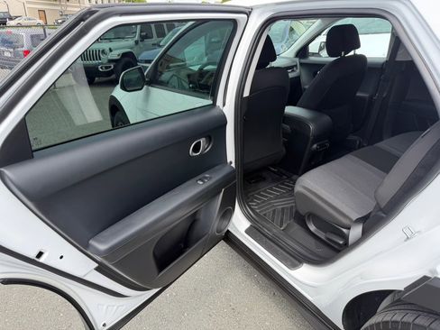 Used 2024 Hyundai Ioniq 5 SE image 44