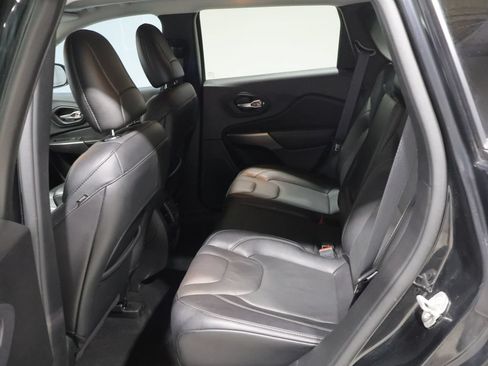 Used 2021 Jeep Cherokee Limited AWD/4WD image 18