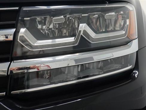 Used 2018 Volkswagen Atlas Launch Edition AWD/4WD image 3