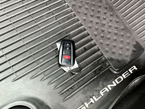 Used 2020 Toyota Highlander Platinum AWD/4WD image 20