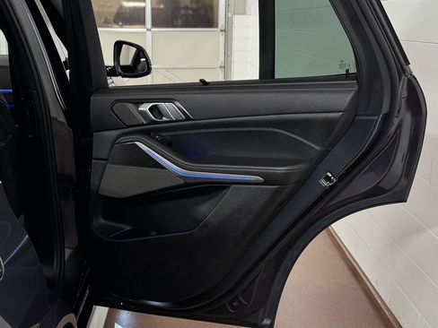 Used 2021 BMW X5 M50i image 49