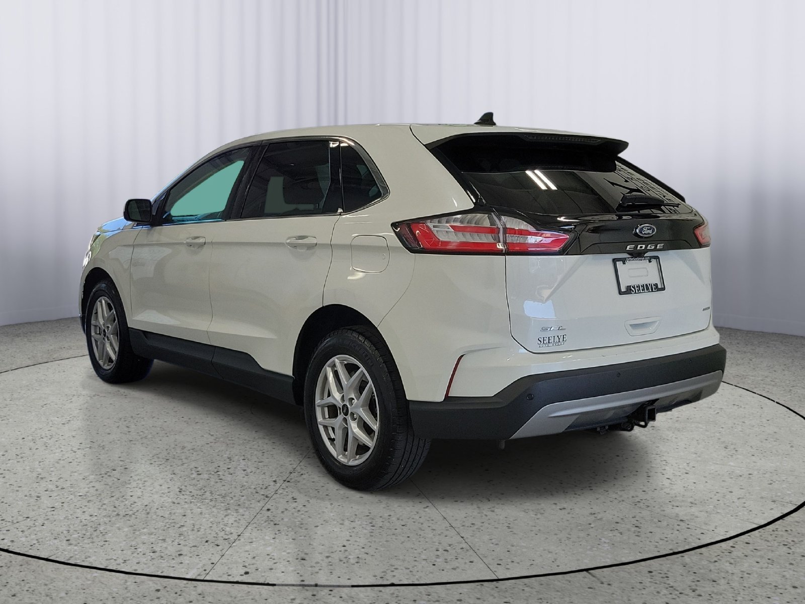 Certified 2024 Ford Edge SEL w/ Convenience Package AWD/4WD image 3
