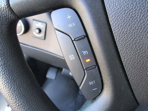Used 2024 Chevrolet Express 2500 w/ Driver Convenience Package RWD image 15