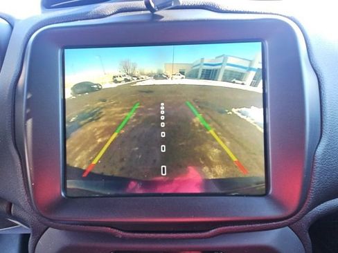 Used 2021 Jeep Renegade Latitude image 20