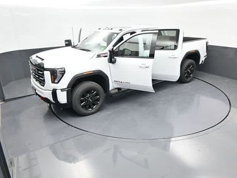 New 2025 GMC Sierra 2500 AT4 w/ AT4 Premium Plus Package image 92