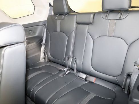 New 2025 Honda Pilot Touring image 24