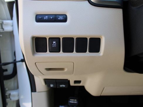 Used 2019 Nissan Murano FWD image 25