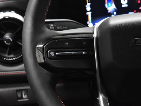 Used 2023 Chevrolet Colorado Z71 w/ Z71 Convenience Package 2 image 9