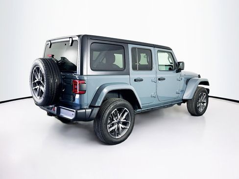 Used 2024 Jeep Wrangler Unlimited w/ Convenience Group AWD/4WD image 9