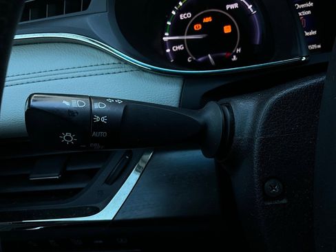 Used 2016 Toyota Avalon Limited w/ Toyota Safety Sense Package image 41