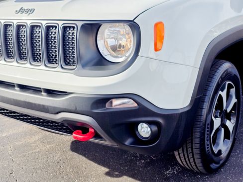 Used 2019 Jeep Renegade Trailhawk image 7