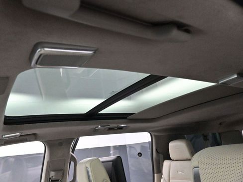 Certified 2022 Cadillac Escalade ESV Sport Platinum w/ Heavy-Duty Trailer Package image 31