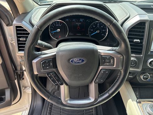Used 2018 Ford Expedition Max Platinum AWD/4WD image 18