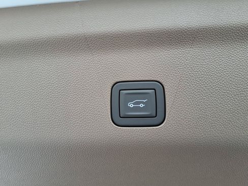 New 2026 GMC Yukon Denali w/ Sun & Power Step Package RWD image 7