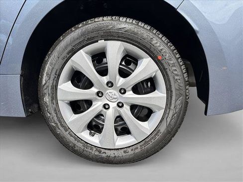Used 2026 Toyota Corolla LE FWD image 9