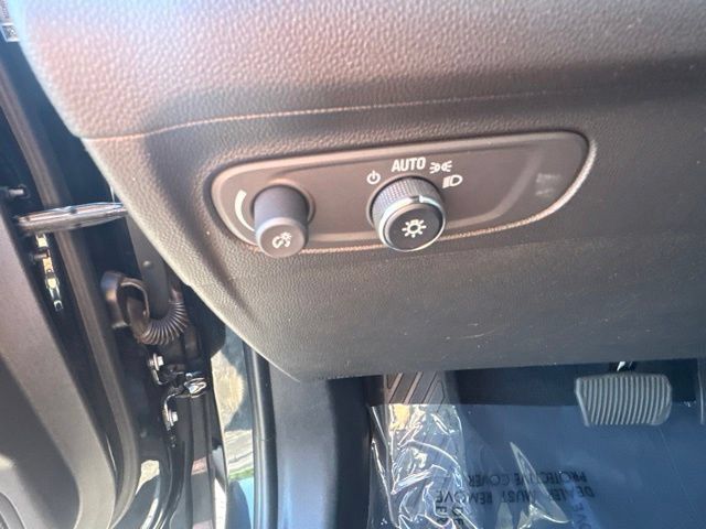 Used 2021 Buick Envision Essence w/ Sport Touring Package FWD image 17