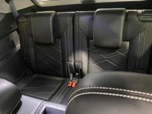 Used 2024 Volkswagen Atlas SE AWD/4WD image 13