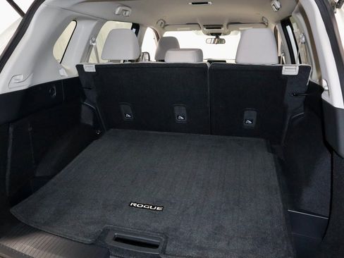 Certified 2022 Nissan Rogue SV image 13