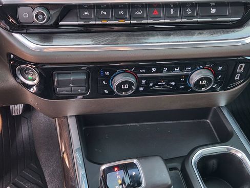 Used 2024 Chevrolet Silverado 1500 LTZ w/ Technology Package AWD/4WD image 19