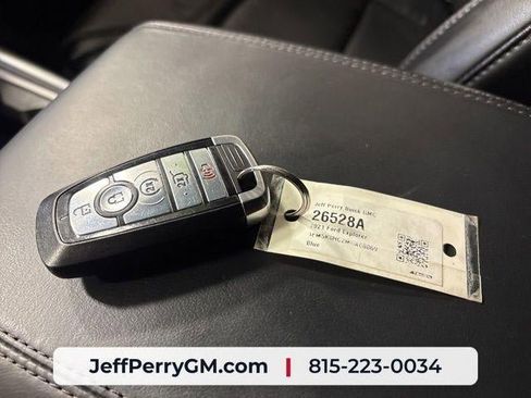 Used 2021 Ford Explorer Platinum w/ Equipment Group 601A AWD/4WD image 31