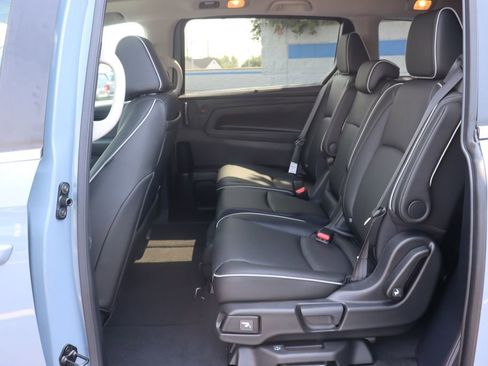 Used 2026 Honda Odyssey Touring image 11