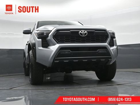 Used 2025 Toyota Tacoma TRD Off-Road w/ TRD Off Road Upgrade Package image 37