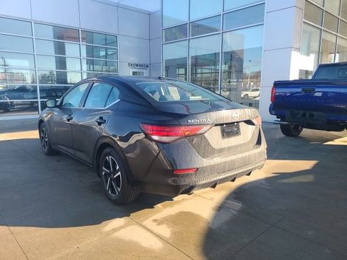 Used 2025 Nissan Sentra SV image 5