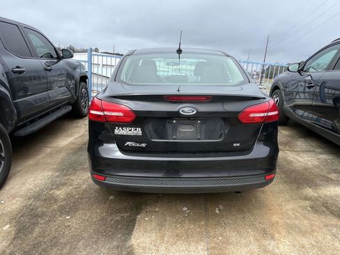Used 2017 Ford Focus SE image 3