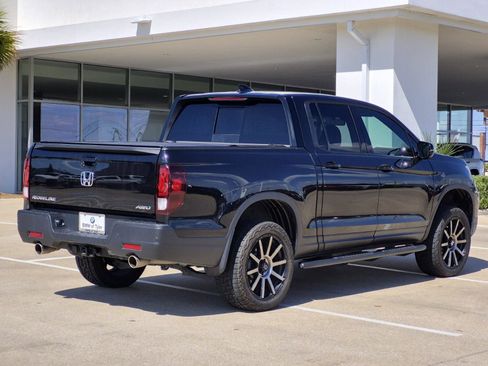 Used 2023 Honda Ridgeline Black Edition image 4