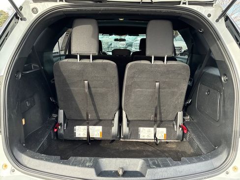 Used 2018 Ford Explorer XLT image 22
