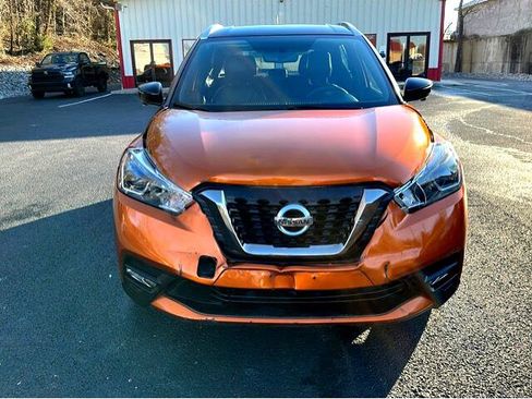 Used 2019 Nissan Kicks SR w/ SR Premium Package image 8