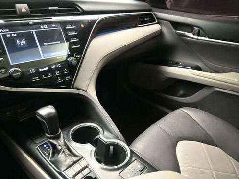 Used 2018 Toyota Camry XLE w/ Audio Package FWD image 30